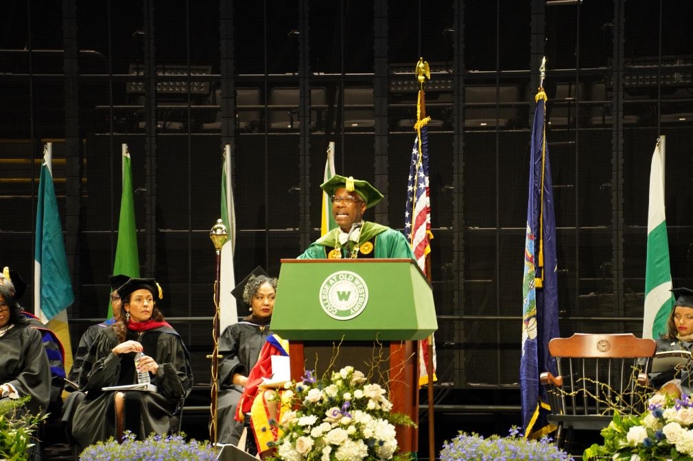 President Sams addresses graduates