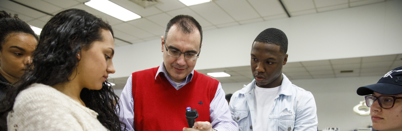 Student_Classroom_ArtsandSciences_Biology