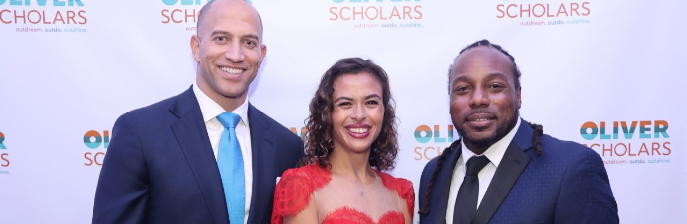 Dr. Mitchell and Oliver Scholars Inaugural Alumni Award Winners Dr. Jasmine Mitchell (center) with other Oliver Scholars Inaugural Alumni Award Winners