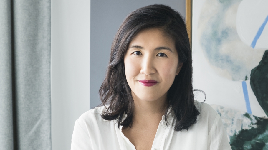 Headshot of Helen Lee