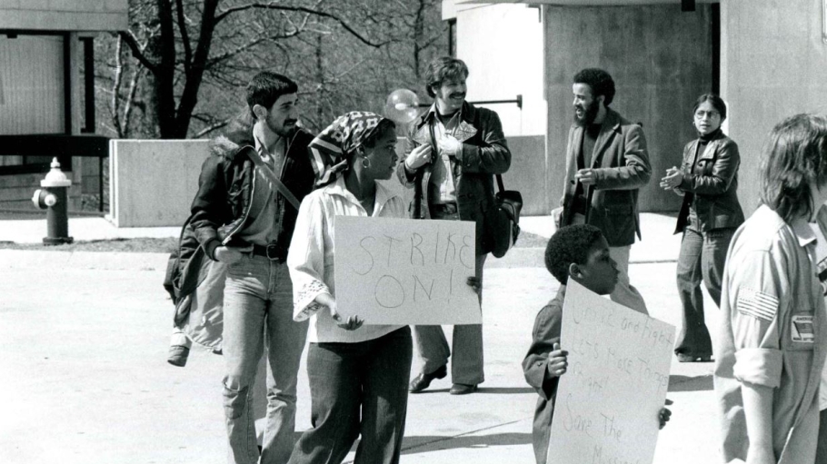 Students striking at SUNY Old Westbury during the 1970s