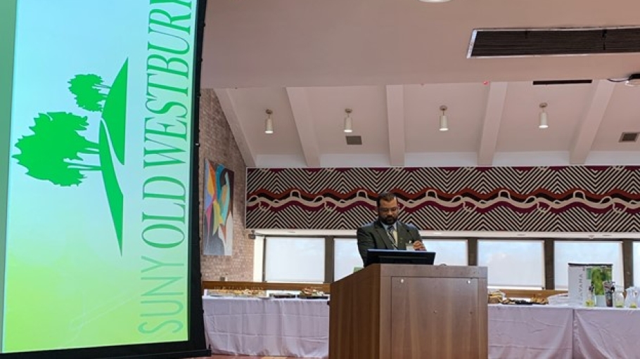 Dr. Lorenz S Neuwirth showing his presentation “Reimagining Higher Education During And Post-COVID-19: Challenges And Opportunities” 