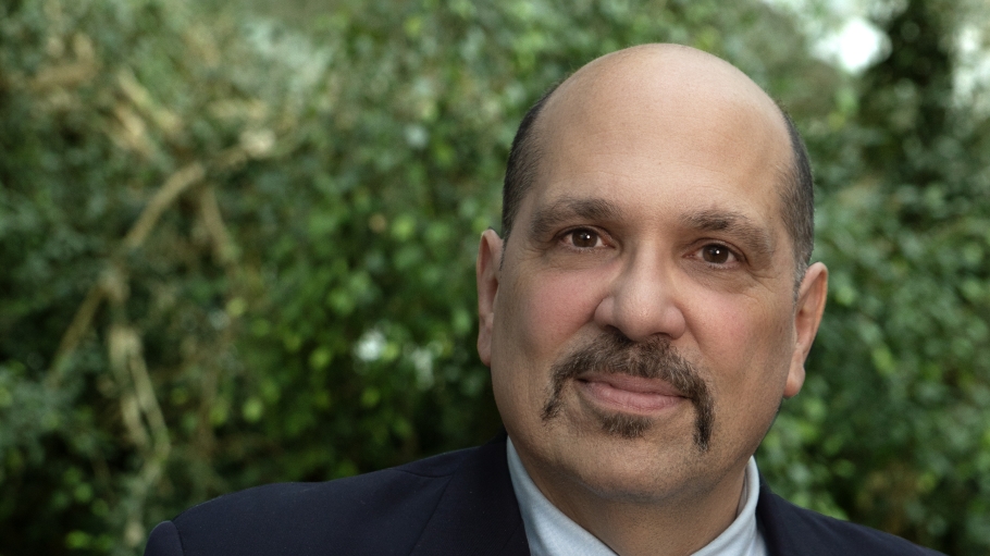 Headshot of Gary Levanti in a suit and tie