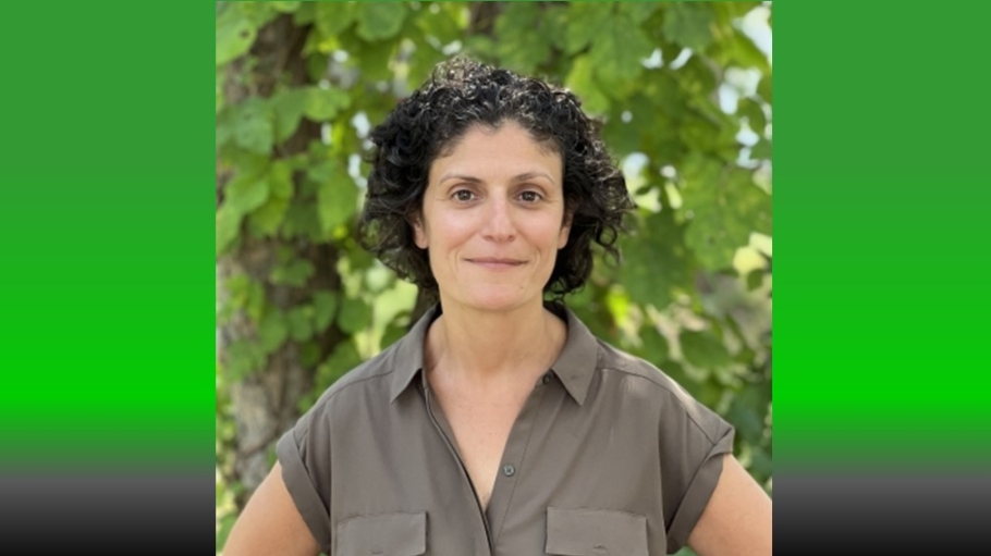 Antonia DiGregorio in front of a tree