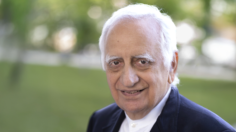 Dr. Faroque Khan, Trustee Headshot