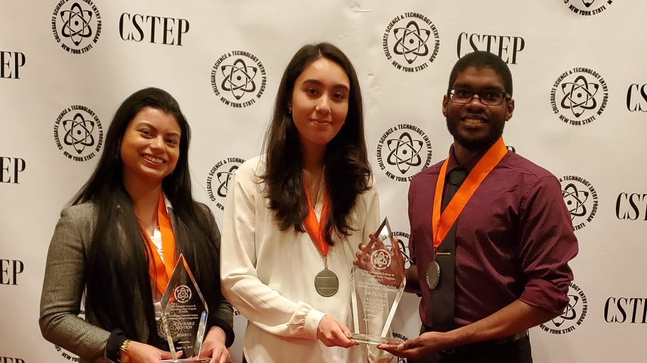 Biology students with CSTEP award