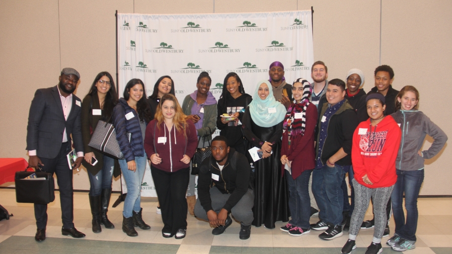 Image of transfer students in the Student Union