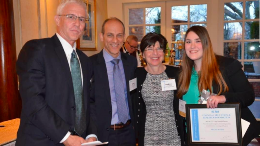 Kahane earns award